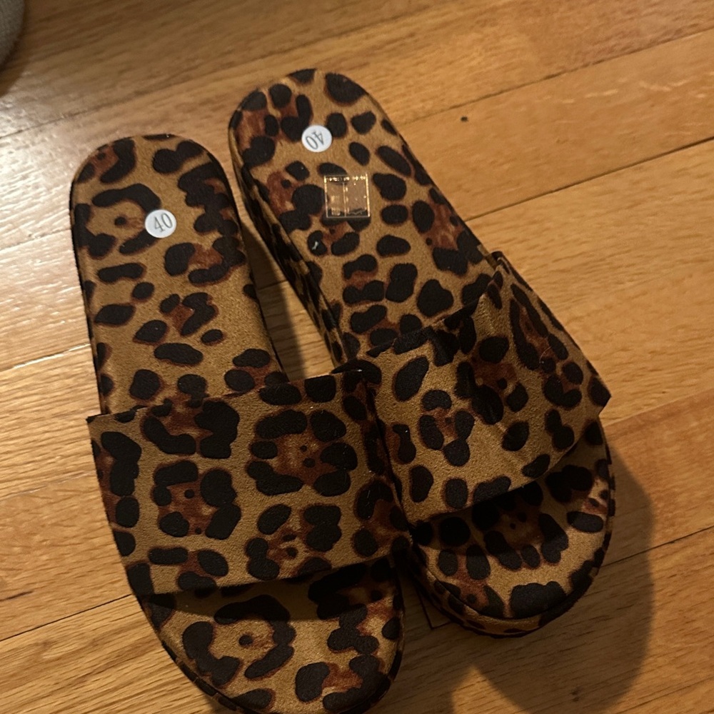 SHEIN Leopard Print Sandals